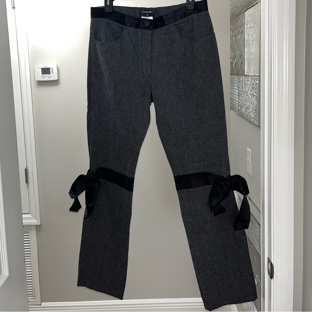 Chanel Gray Pants With Bow Accents - Size FR 42 - Picture 1 of 16